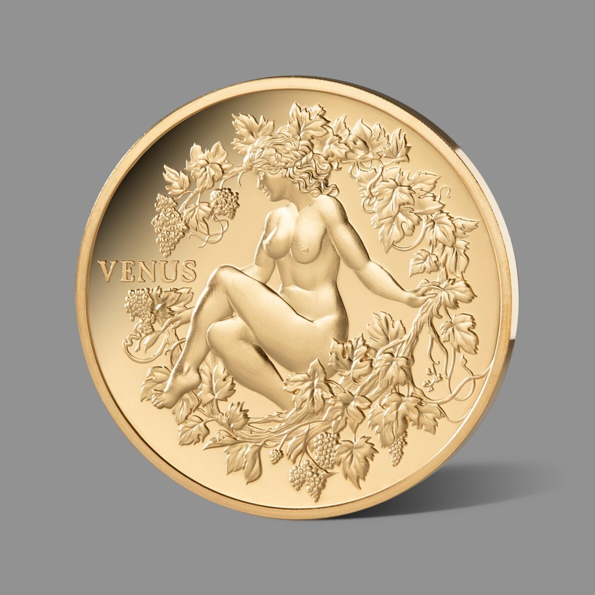 Deivei Venerai skirtas paauksuotas medalis