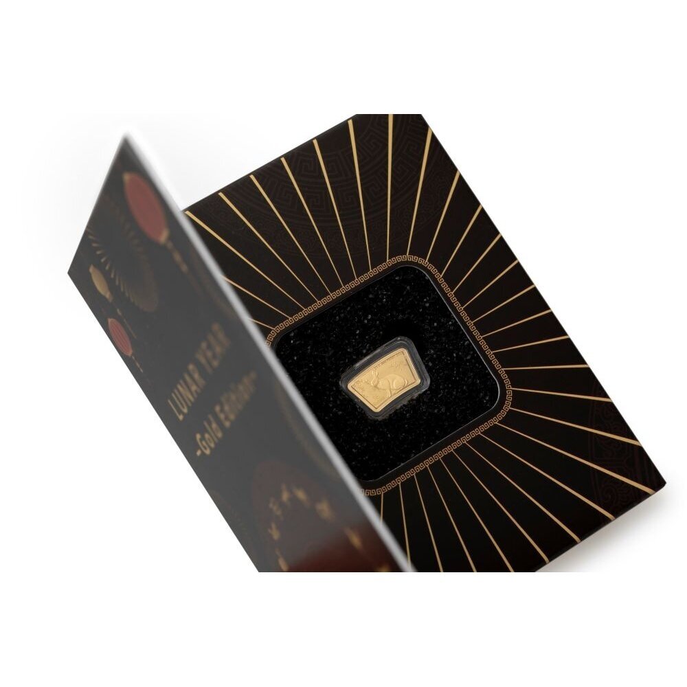 Kiškio metams skirta auksinė vėduoklės formos moneta 2