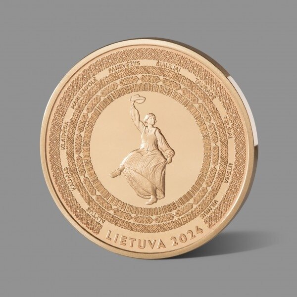 Meilei skirtas paauksuotas medalis 1