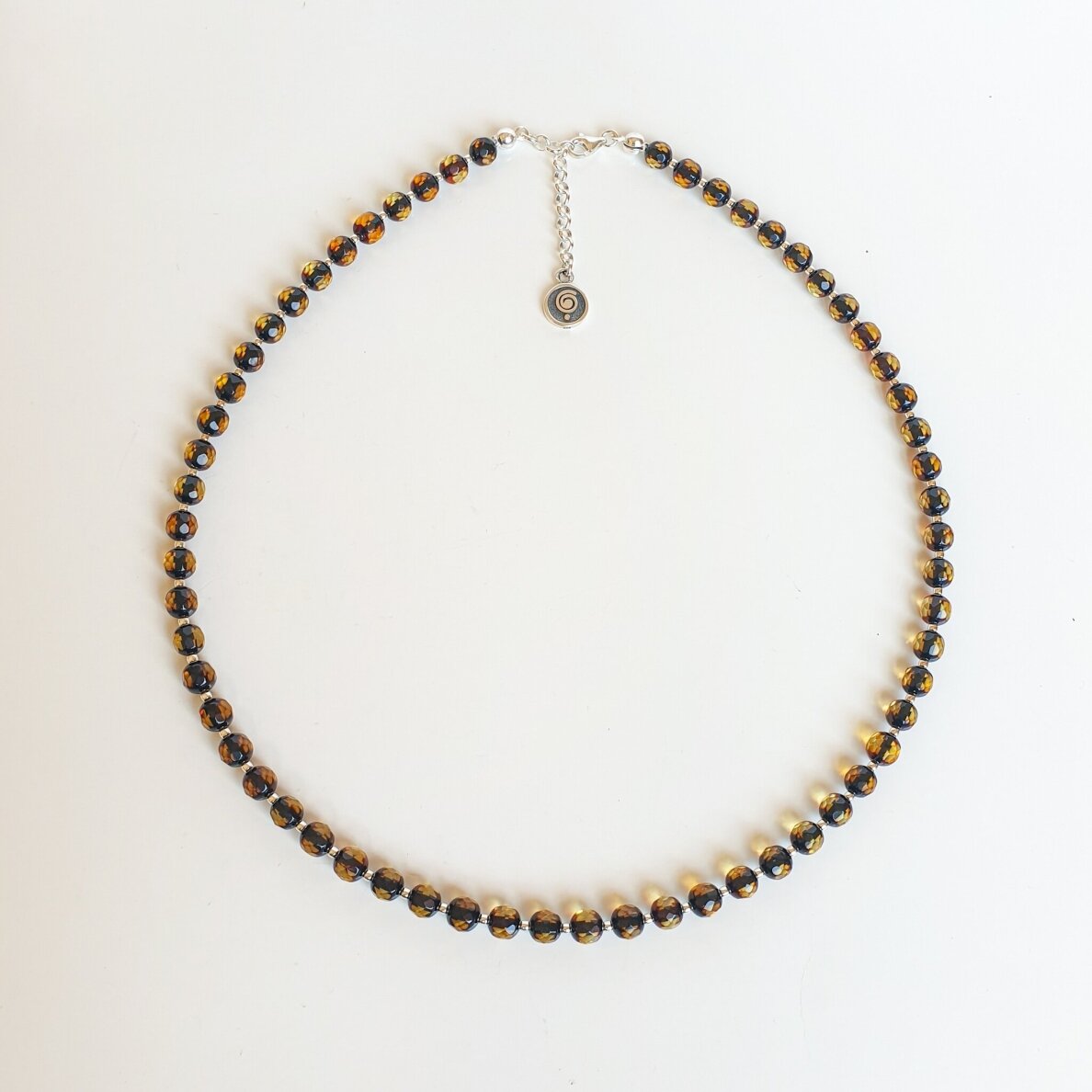 Natūralaus facetuoto (briaunuoto) Baltijos gintaro kolje 4