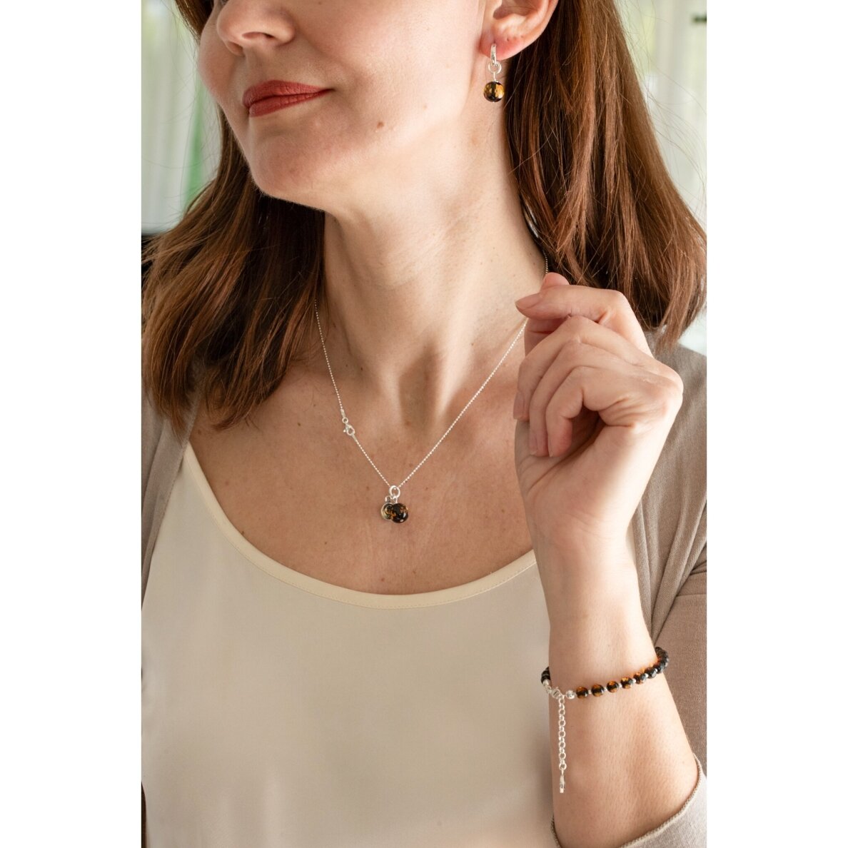 Natūralaus facetuoto (briaunuoto) Baltijos gintaro pakabukas 3 Natūralaus facetuoto (briaunuoto) Baltijos gintaro pakabukas 3