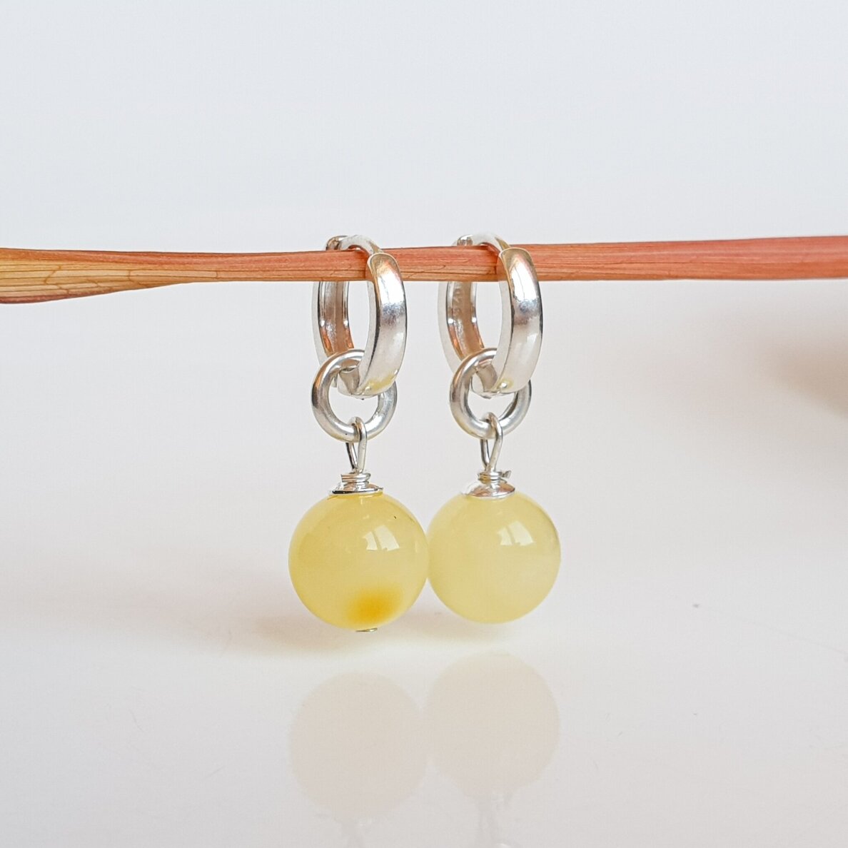 Natūralaus šviesaus Baltijos gintaro auskarai 3 Natūralaus šviesaus Baltijos gintaro auskarai 3