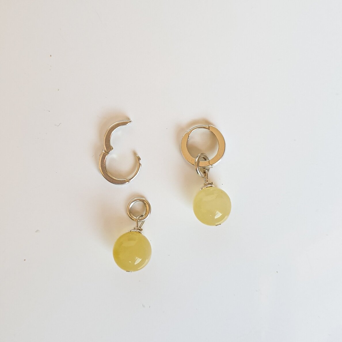 Natūralaus šviesaus Baltijos gintaro auskarai 1