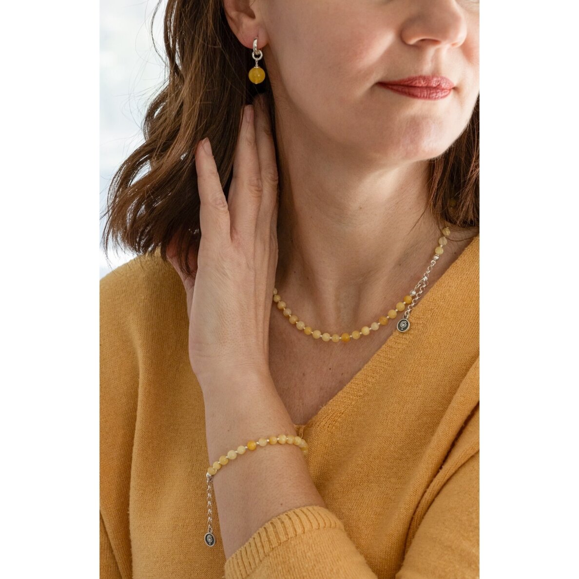 Natūralaus šviesaus Baltijos gintaro kolje 4