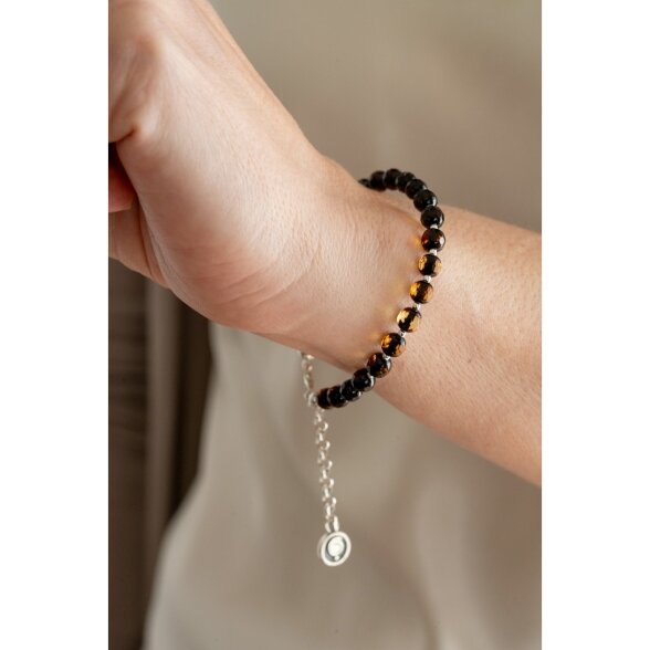 Natūralaus facetuoto (briaunuoto) Baltijos gintaro apyrankė