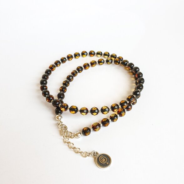 Natūralaus facetuoto (briaunuoto) Baltijos gintaro kolje 2