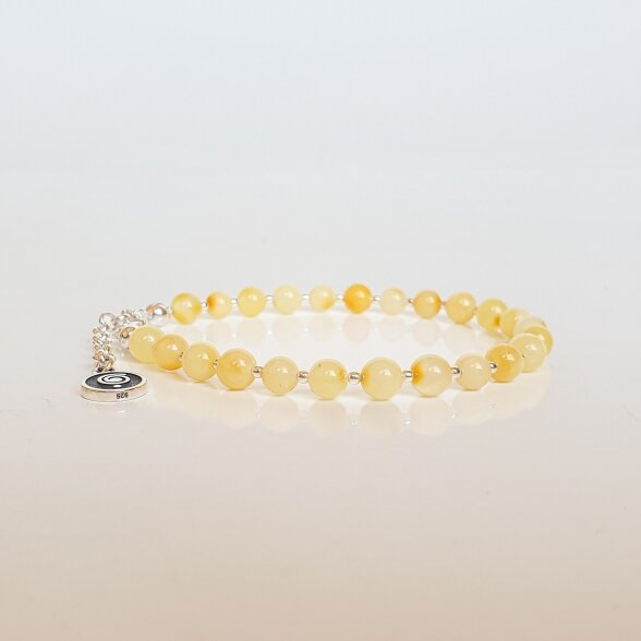 Natūralaus šviesaus Baltijos gintaro apyrankė 1