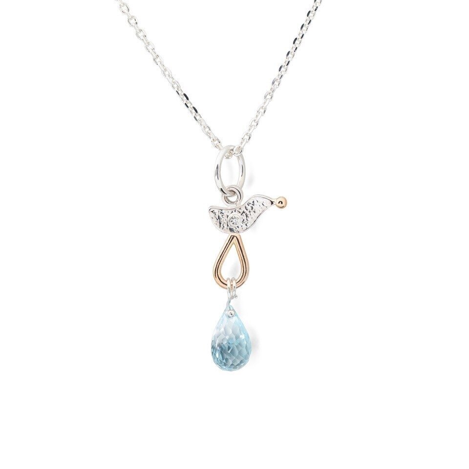 Pakabutis ,,Skaidrus gyvybės lašas" su aukso detalėmis ir deimantu