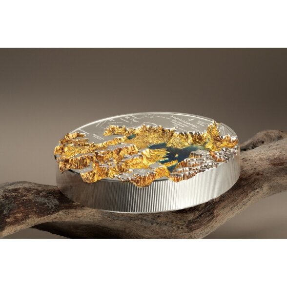 Sidabrinė spalvomis puošta moneta, imituojanti Jeloustouną 4