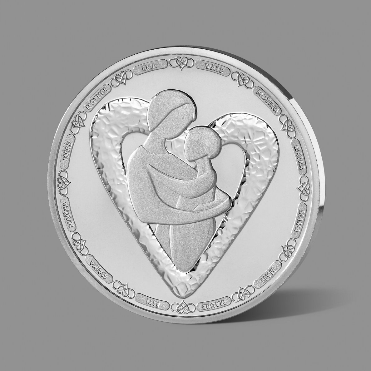Motinos dienai skirtas gryno sidabro medalis